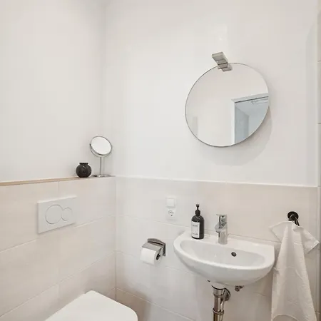 Koblenz-city Am Schloss - 10 Gaeste - Zachastay Apartmán Koblenc