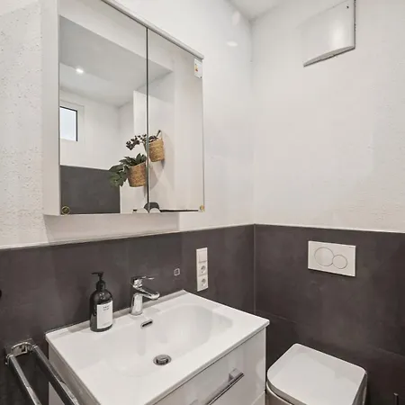 Koblenz-city Am Schloss - 10 Gaeste - Zachastay Lejlighed *