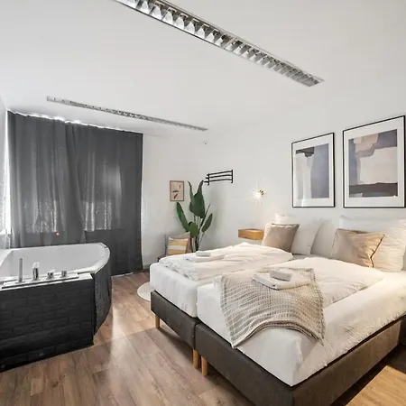 Koblenz-city Am Schloss - 10 Gaeste - Zachastay