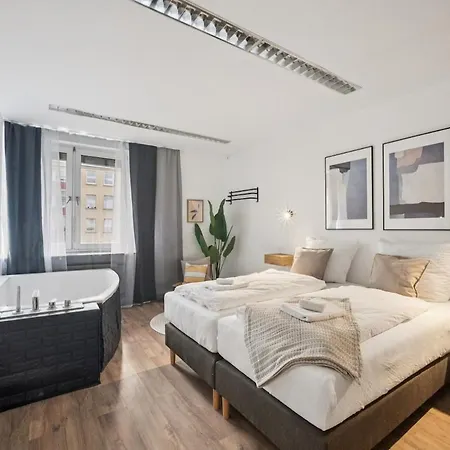 Koblenz-city Am Schloss - 10 Gaeste - Zachastay *