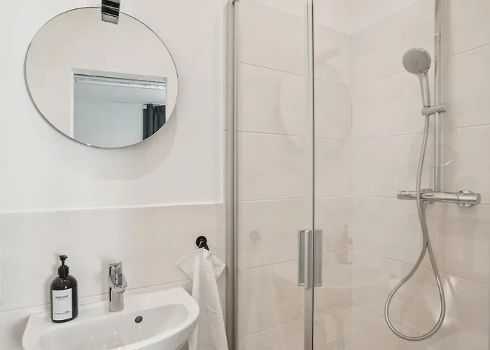 Koblenz-city Am Schloss - 10 Gaeste - Zachastay アパート