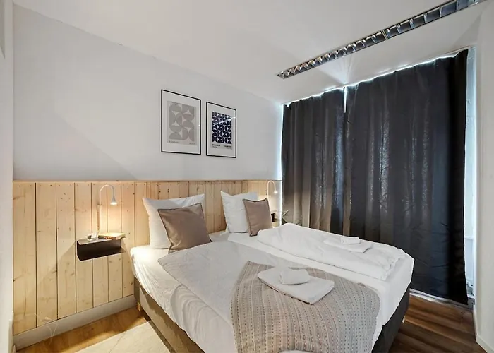 Koblenz-city Am Schloss - 10 Gaeste - Zachastay * コブレンツ