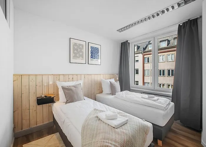 Koblenz-city Am Schloss - 10 Gaeste - Zachastay