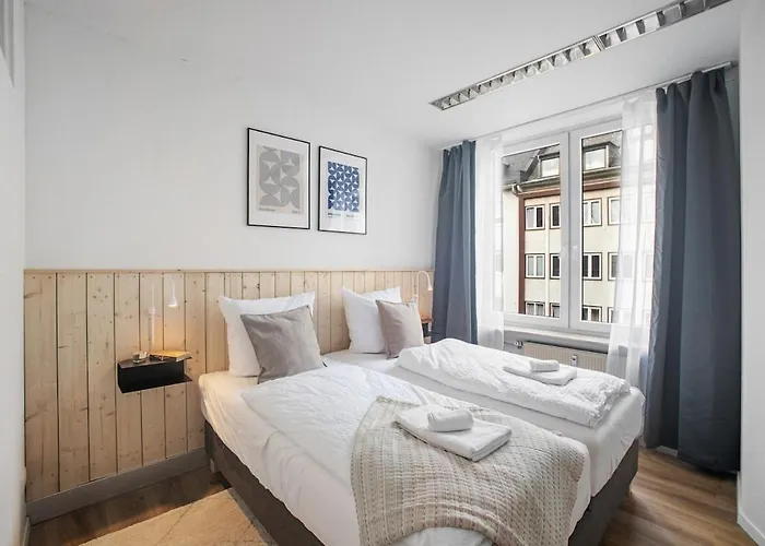 Koblenz-city Am Schloss - 10 Gaeste - Zachastay * コブレンツ